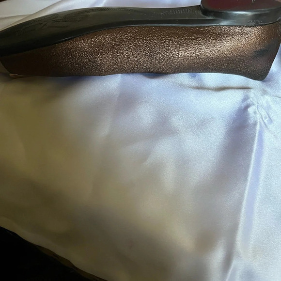 FERRAGOMO’S~BRASS~KID SKIN LEATHER FLATS~VINTAGE~SIZE 9.5 - Picture 7 of 12